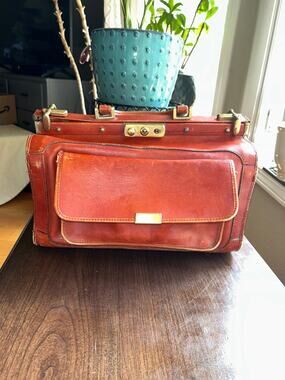 Vintage large Italian leather doctor bag w/ brass frame MCM 50’s 60’s